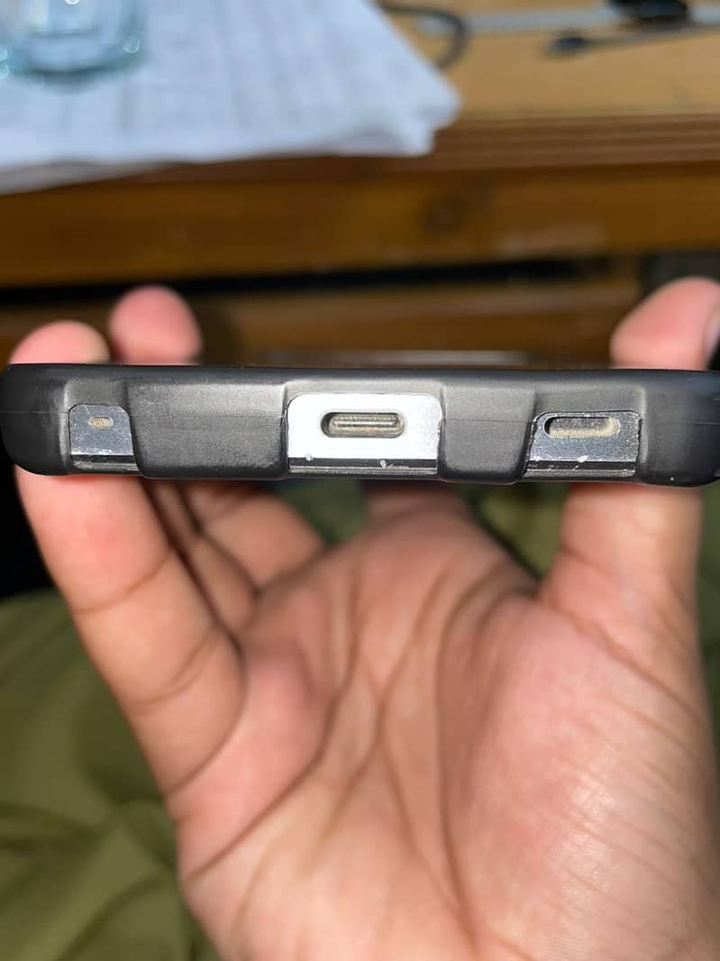 Sharp Aquos  R7 3