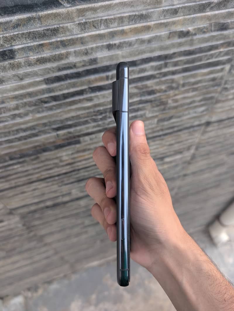 Google Pixel 8 Pro 2