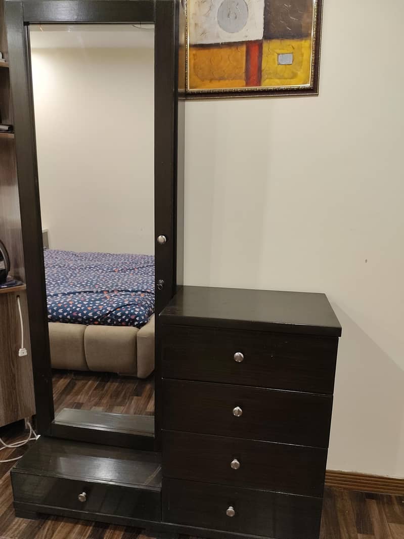 dressing table 1