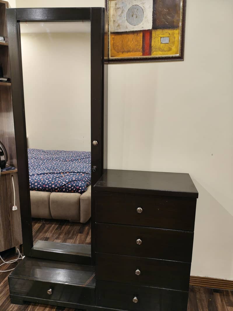 dressing table 4