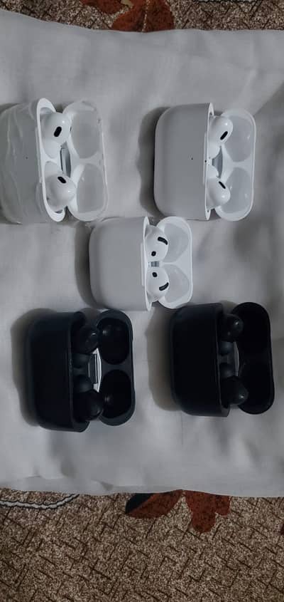 4 airpords pro  1 airpord M5
