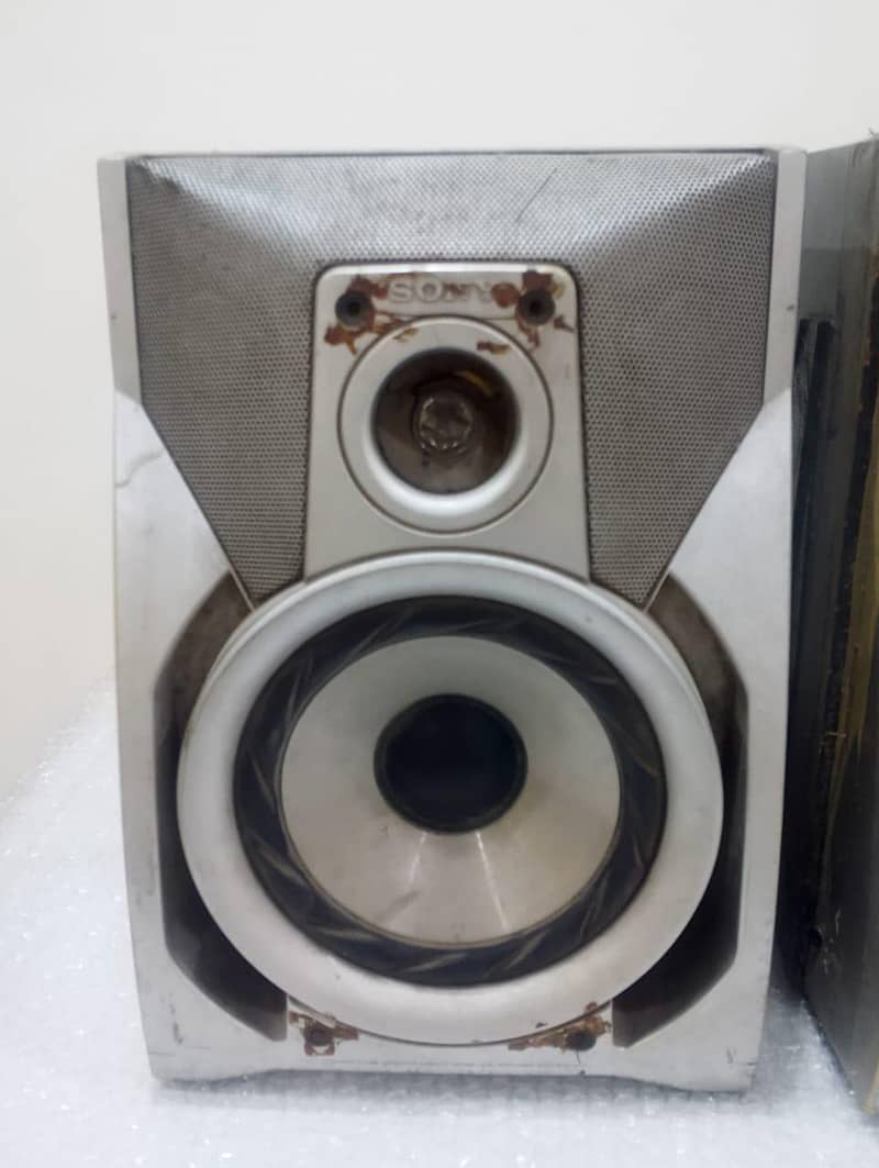 speakers 2