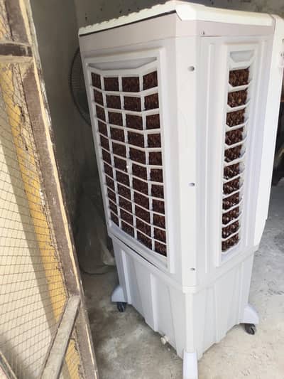 AC DC Room air Cooler condition 10 by 10 only 15 days use