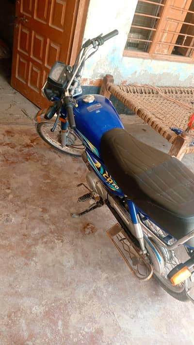 cd 70 Blue colur condition 10/10