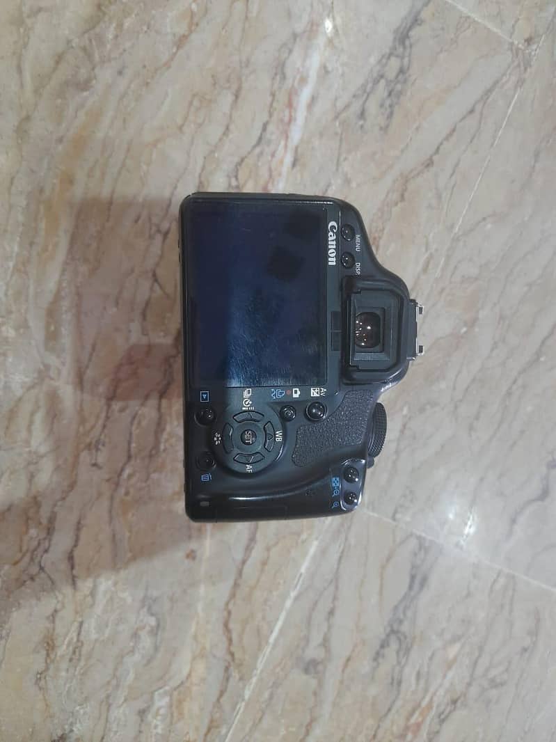 DIGITAL CAMERA 0