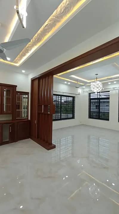 G 13 20 MARLA HOUSE AVAILABLE FOR SALE