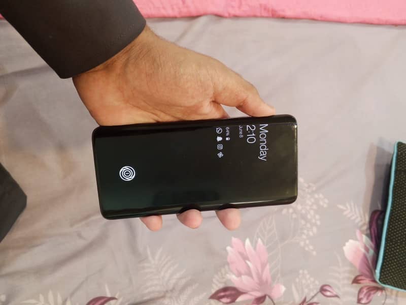 One Plus 7 Pro 1