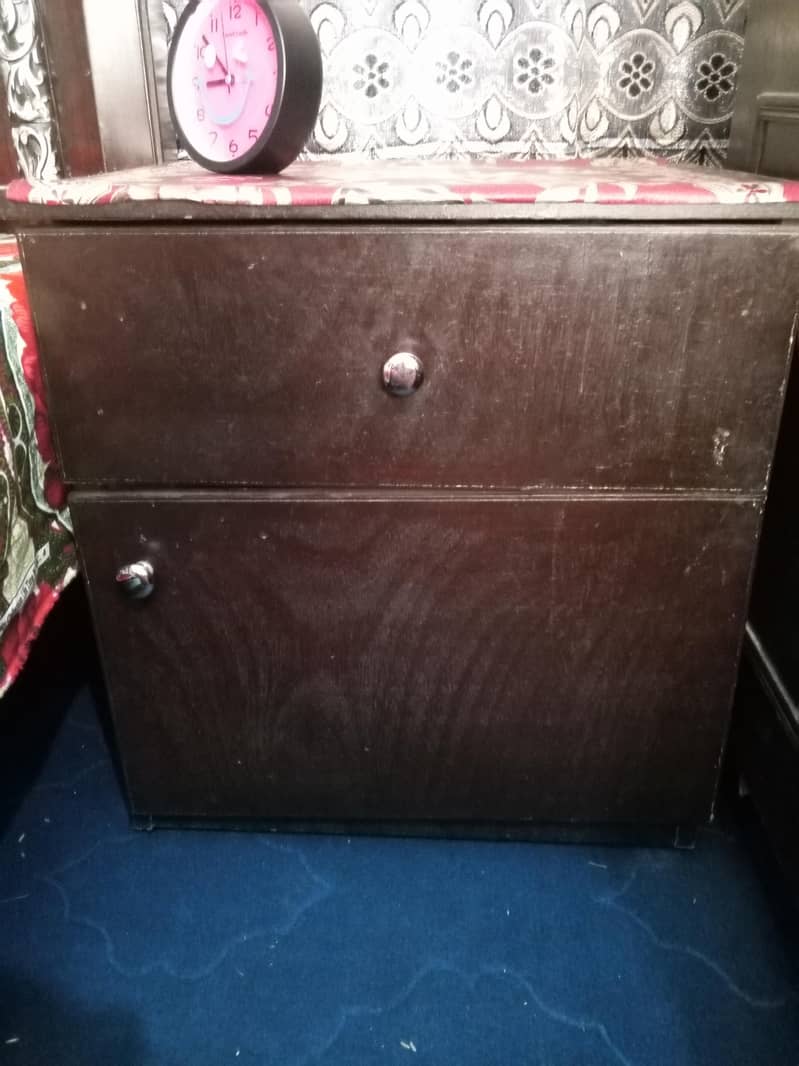 bed side table 3