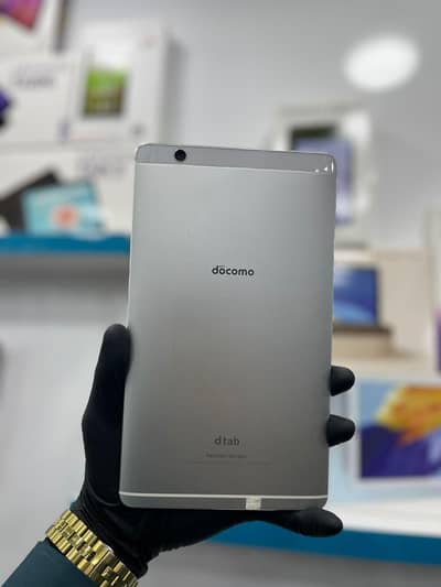 Docomo D-01J Tablet - 4GB RAM 32GB Storage - Android 7