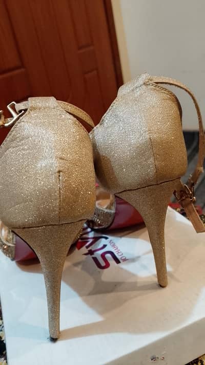 selling heel