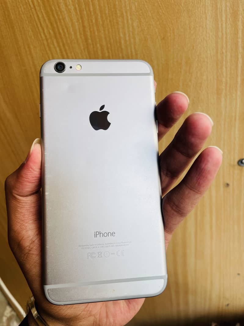 Apple iPhone 6 Plus 4