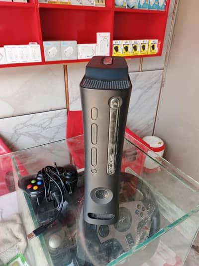 Xbox 360 with 2 controller and pre installed games