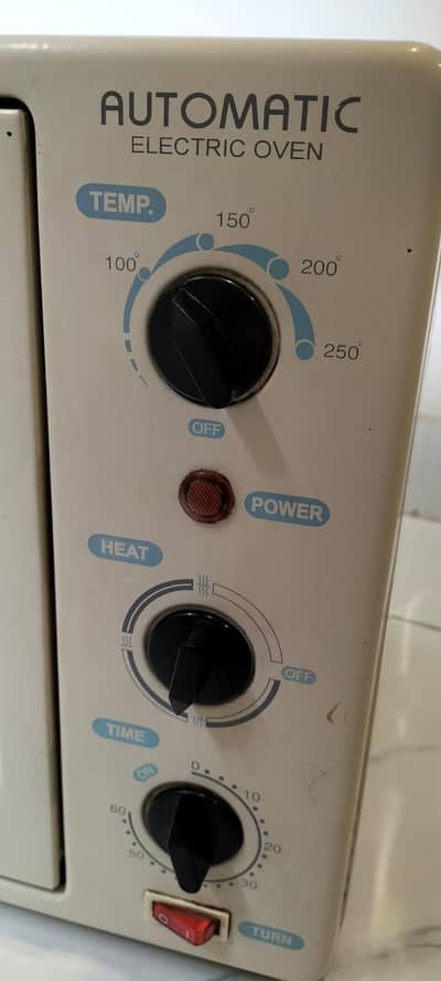 Electric oven for Sale.