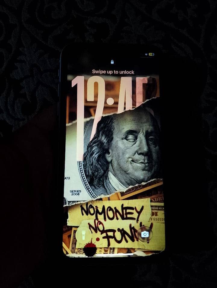 iPhone 11 4