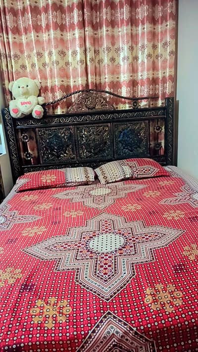 Iron king size bed