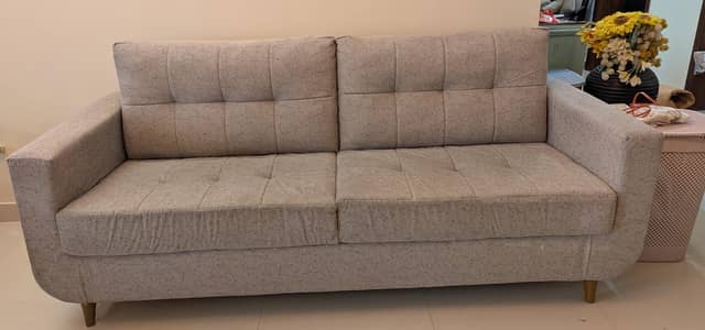 3 seater sofa well maintained