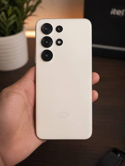 Itel s26 ultar 8.8. 16GB. . . .  256 GB momry