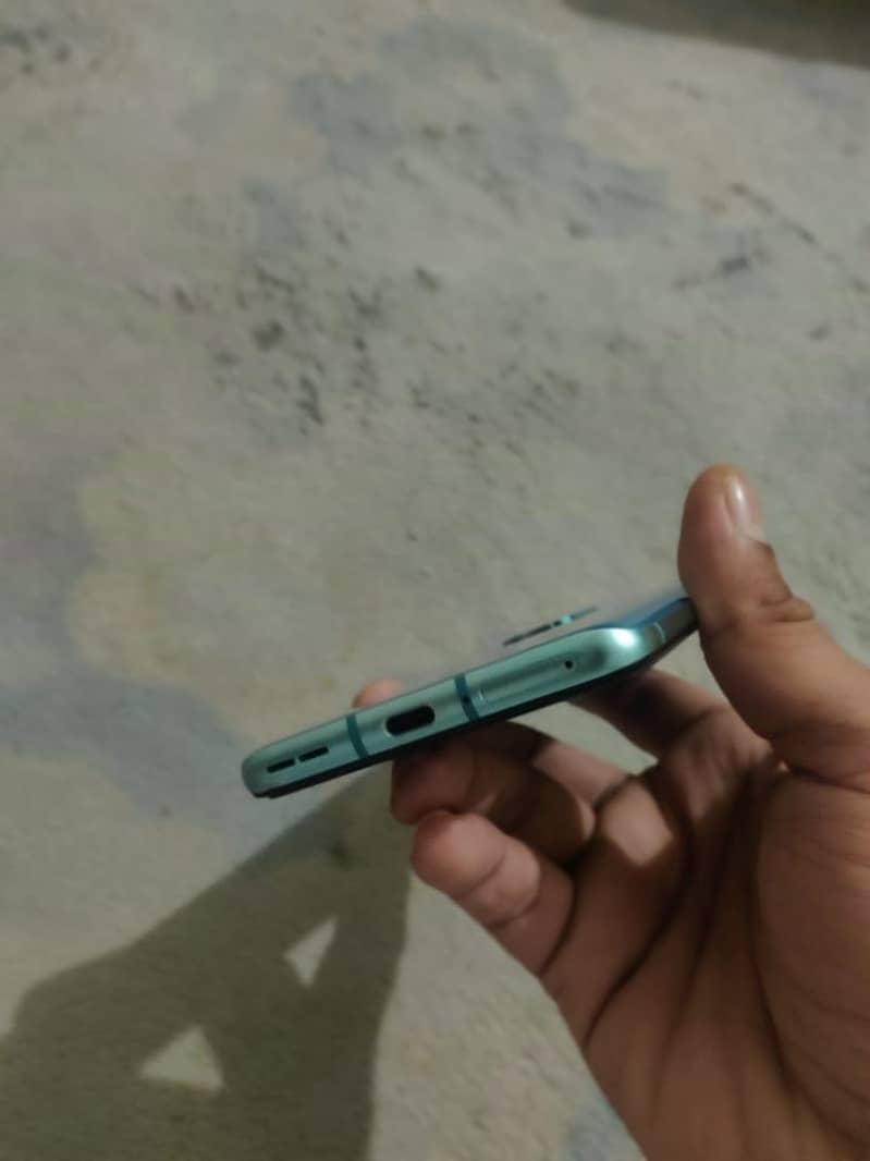 One Plus 8T 7
