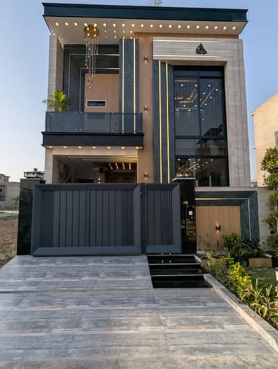 Brand New 5 Marla House for Sale on 40 FT Road in Executive Block Park View City Lahore