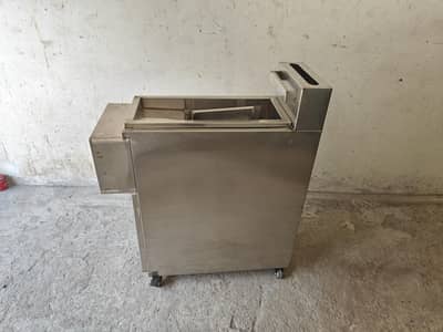 16 liter fryer. . 12 * 30 *33