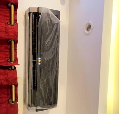 Gree full Inverterl Dc 1 ton Genuine condition