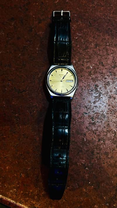 Seiko 5 date and day