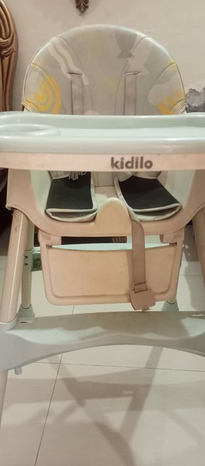 high chair in excellent condition