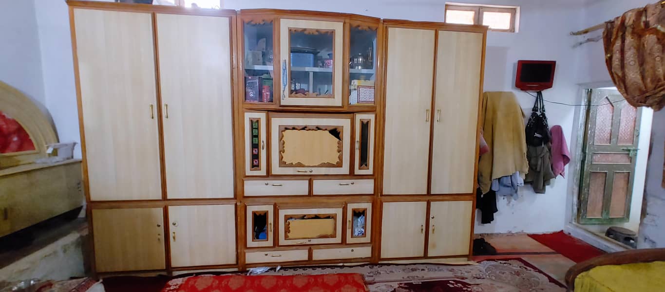 ایک عدد الماری برائ فروخت 3