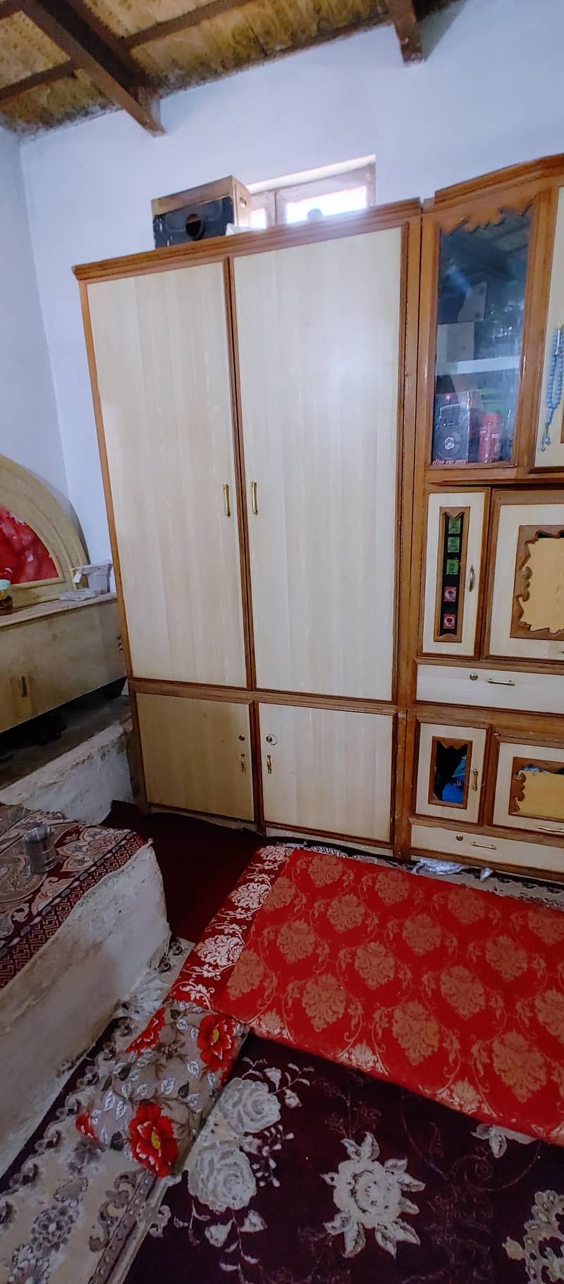 ایک عدد الماری برائ فروخت 6