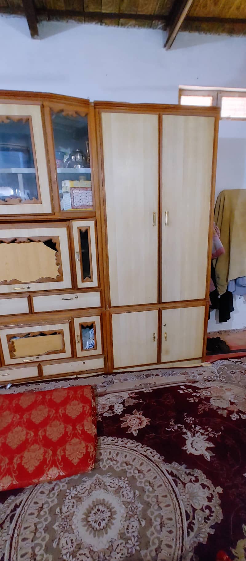 ایک عدد الماری برائ فروخت 7
