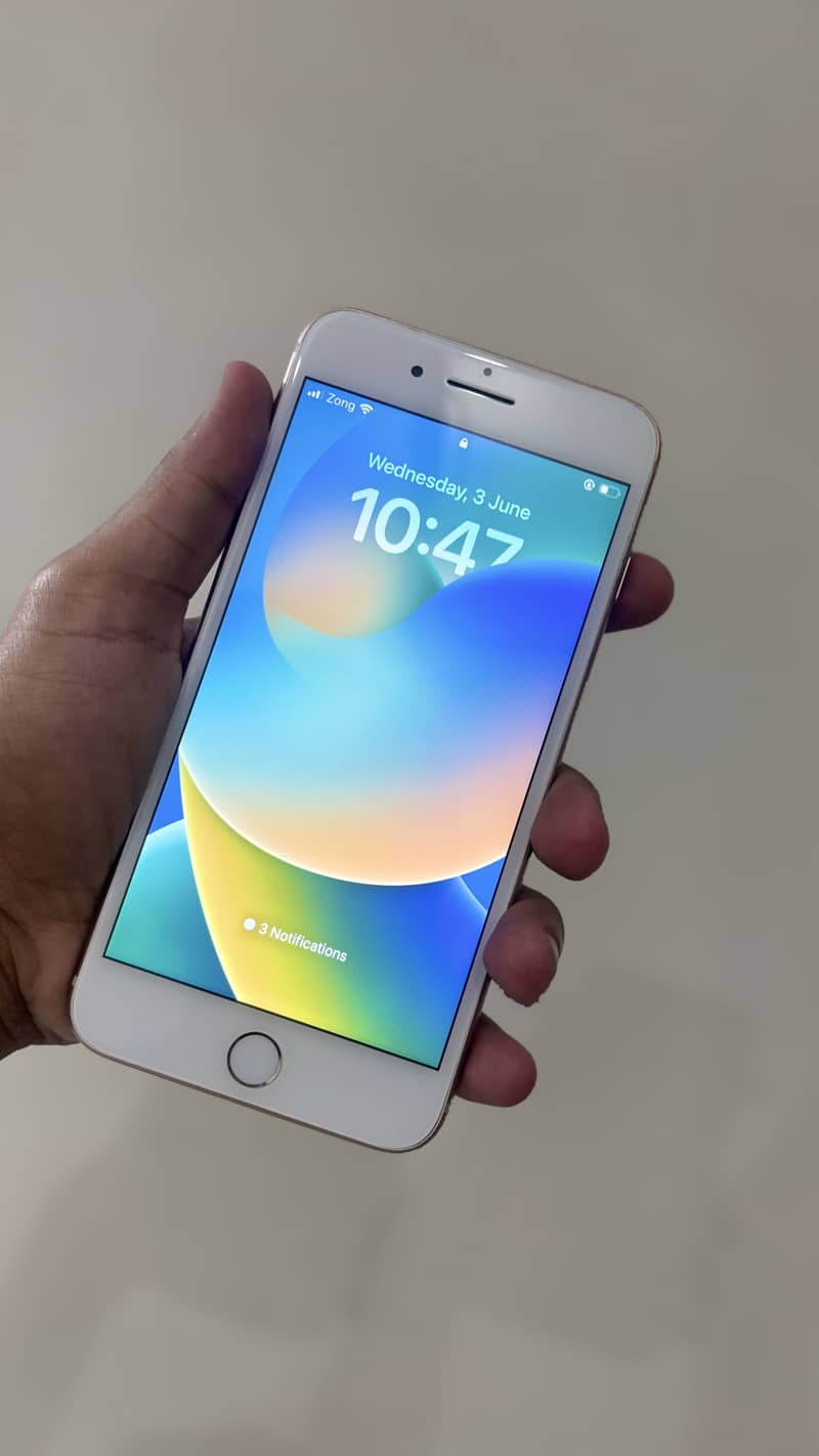 Apple iPhone 8 Plus 1