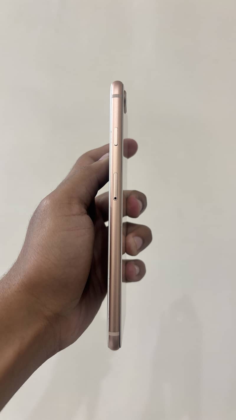 Apple iPhone 8 Plus 2