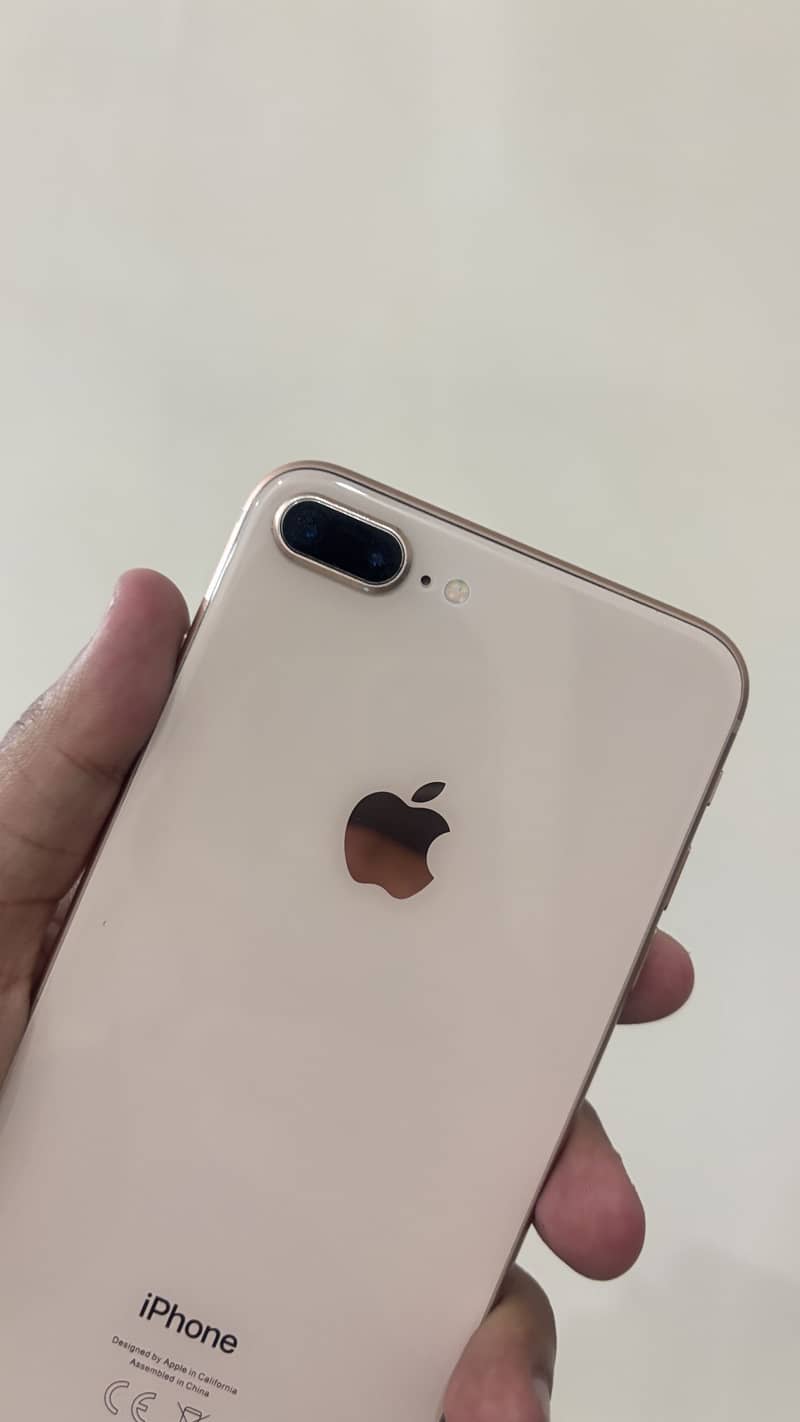 Apple iPhone 8 Plus 3