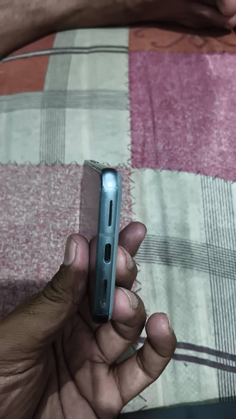 Google Pixel 8 2