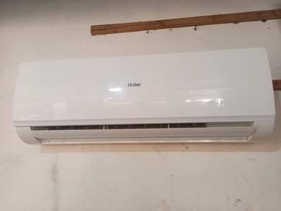 Haier split A. c 1.5 ton good condition  R 32 gass