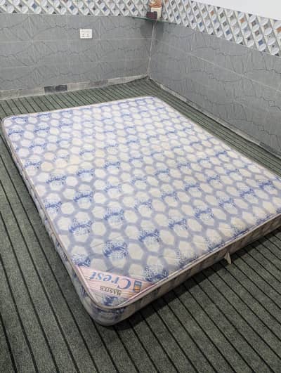 Master Crest spring mattress king sized.