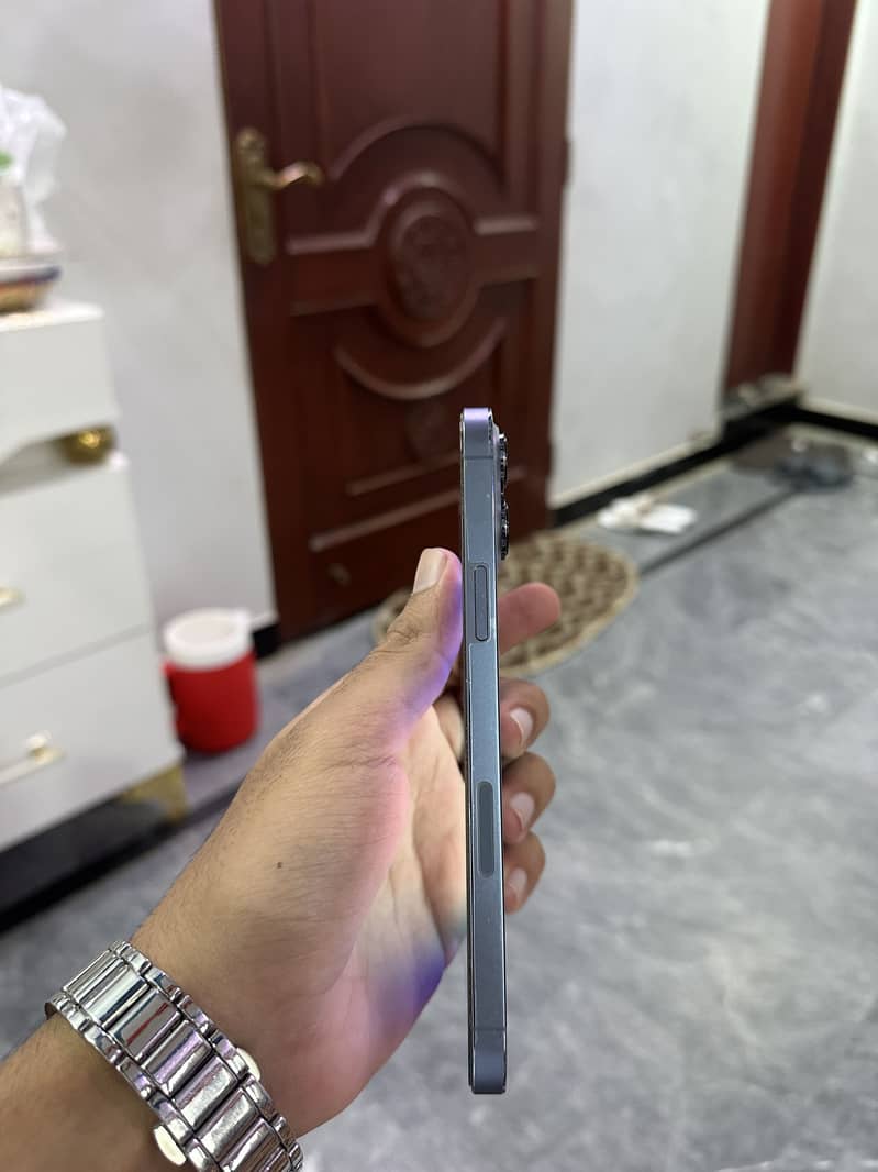 Apple iPhone 13 Pro Max 1