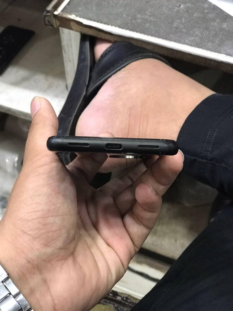 Google Pixel 4 3