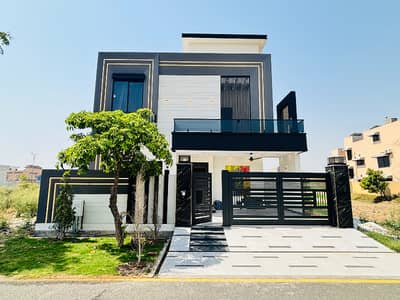 10 Marla Modern Brand New House for sale Royal Palm city Gujranwala