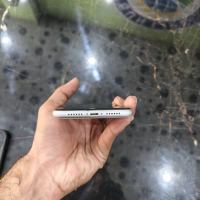 Apple iPhone XR