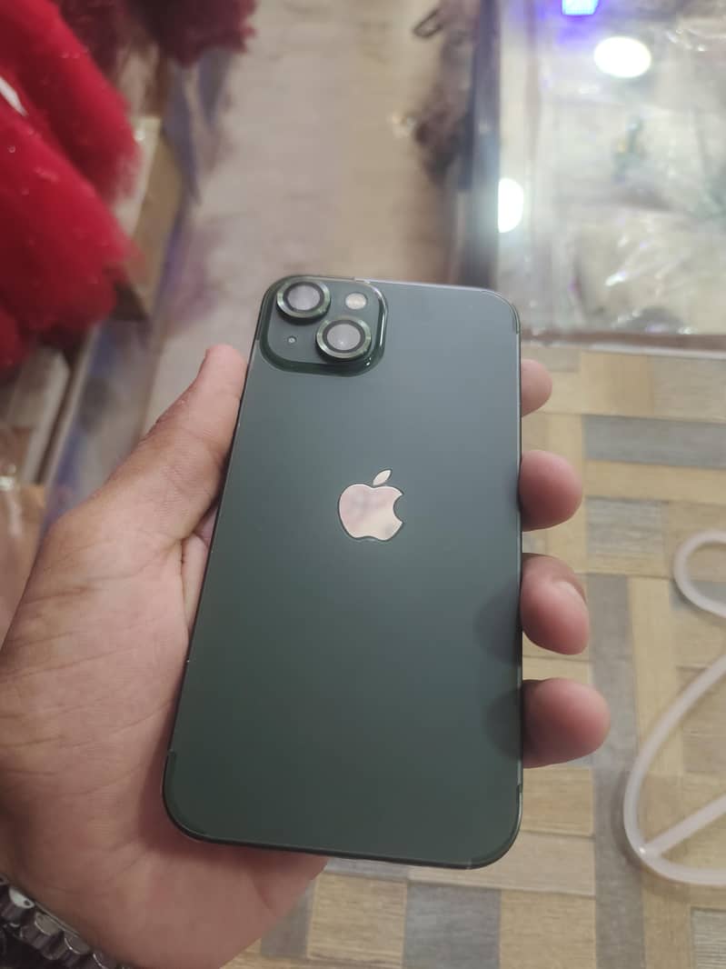 Apple iPhone 13 4