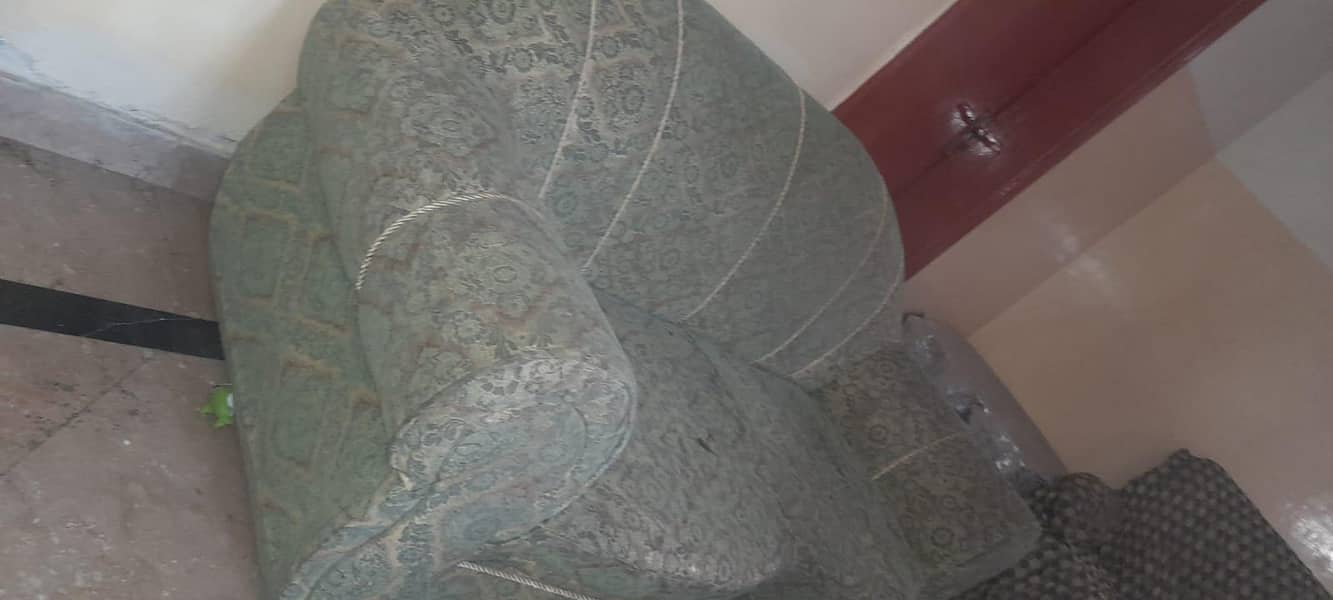 sofa sat 2