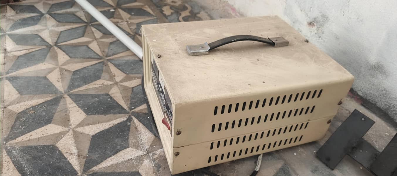 stabilizer 3000 watts 3