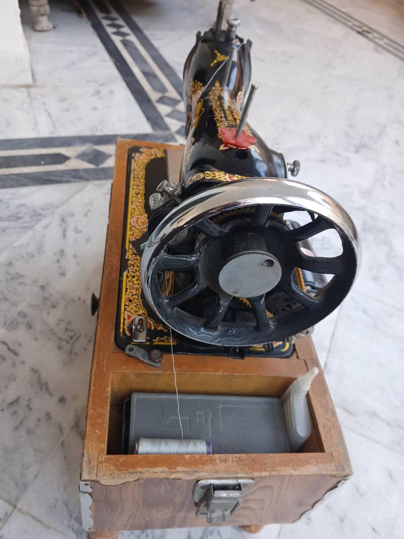 sewing machine 5