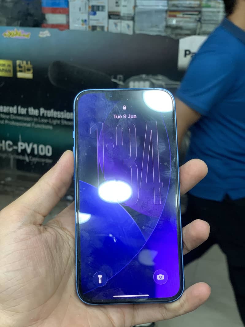 Apple iPhone 13 2
