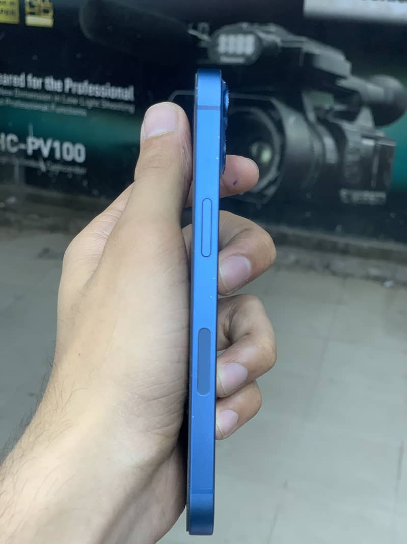 Apple iPhone 13 3