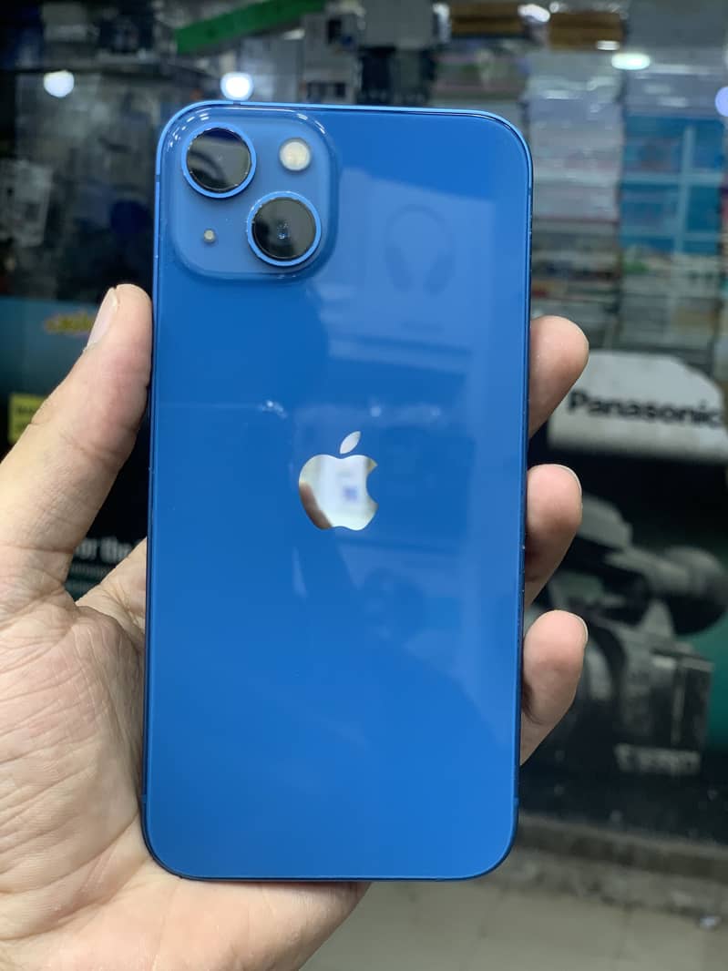 Apple iPhone 13 5