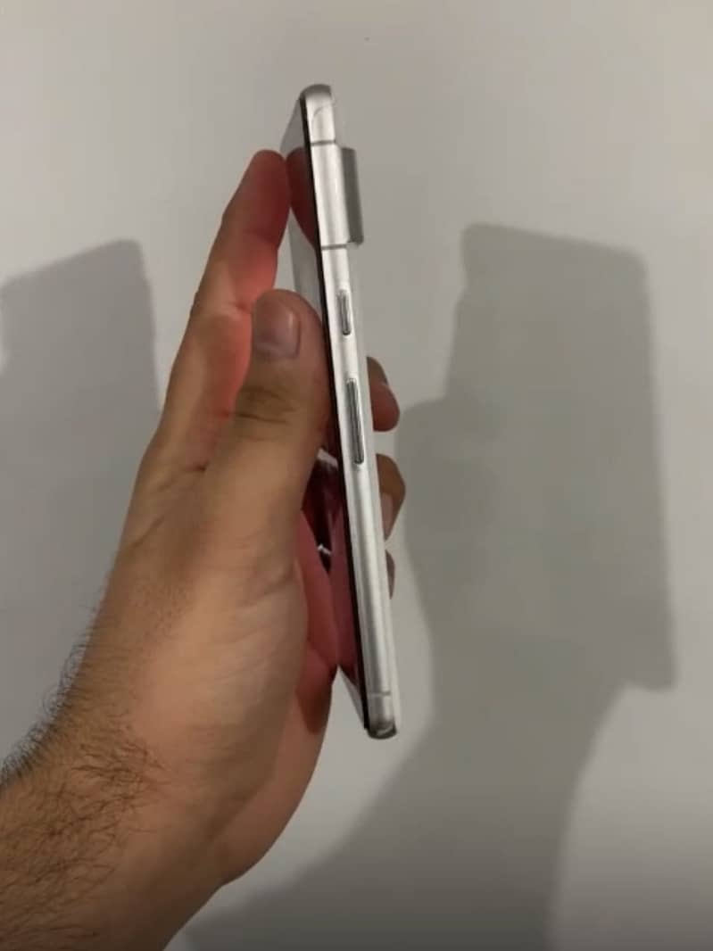 Google Pixel 8 4
