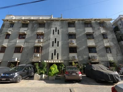 Ready To sale A Flat 2400 Square Feet In Clifton - Block 5 Karachi