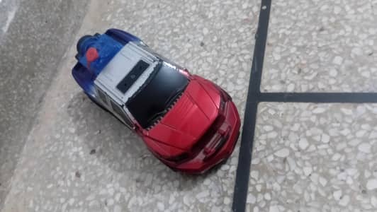 2 toy car /  2 Romots with smoking  an chargernew imported urgnt sle